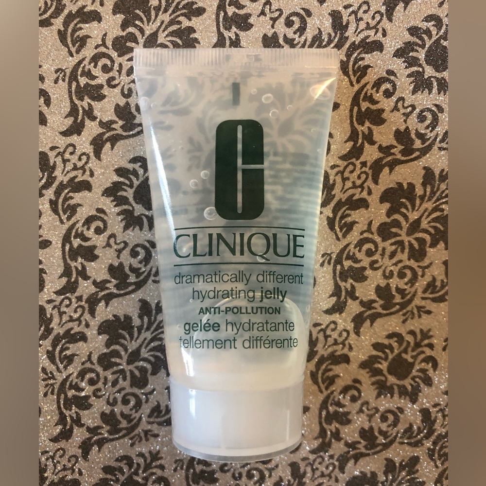 CLINIQUE Dramatically Different Hydrating Jelly